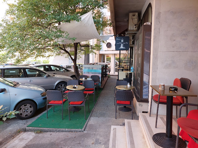 Vanjski stolovi Caffe Bar Corto
